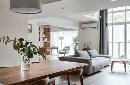 沙發(fā)后面就是大書房，這個混搭小復(fù)式，住起來像個大豪宅！